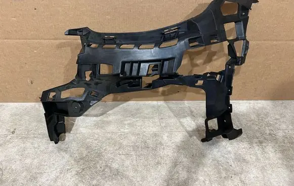Mercedes-Benz E AMG W213 Front bumper mounting bracket A2138857104
