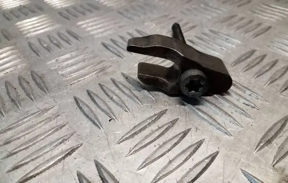 Jeep Patriot Fuel Injector clamp holder 