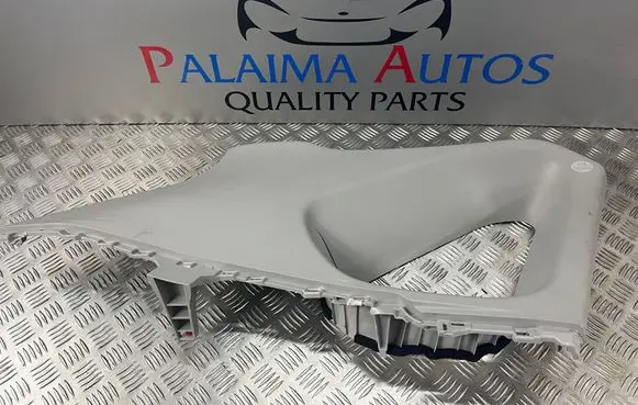 Toyota RAV 4 (XA50) (D)pillar trim (top) 6248042180