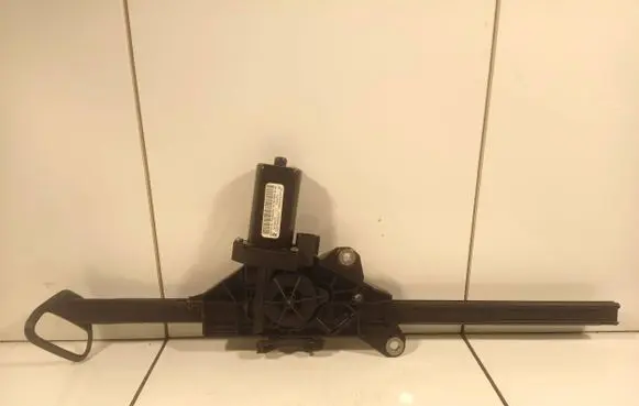 Mercedes-Benz E C207 W207 Seat belt adjustment motor A2078600282 306035299AC 072EC7F1Y5