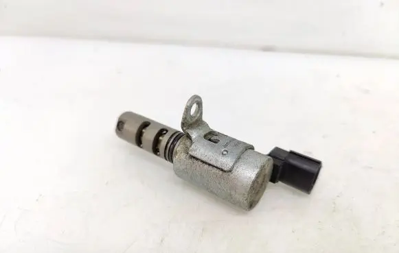 Volvo S60 Camshaft vanos timing valve 4M5G6L713AE