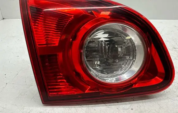 Tailgate rear/tail lights