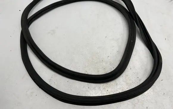 Mercedes-Benz ML W166 Trunk rubber seal (body) 