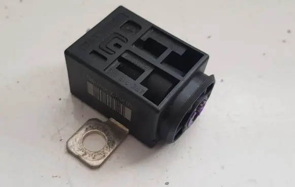 Audi Q7 4L Battery relay fuse 4F0915519