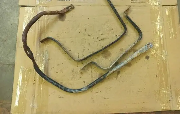 Renault Master III Fuel tank mounting bracket 