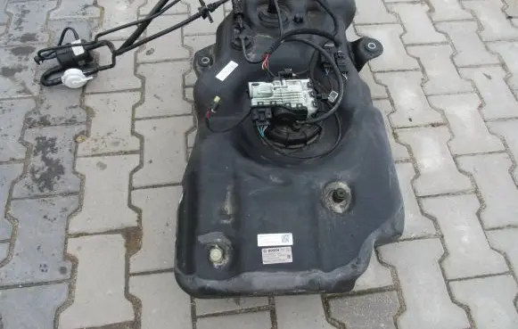 Mercedes-Benz ML W166 AdBlue liquid reservoir A1664703701-MERC 0444050060 1111002205418