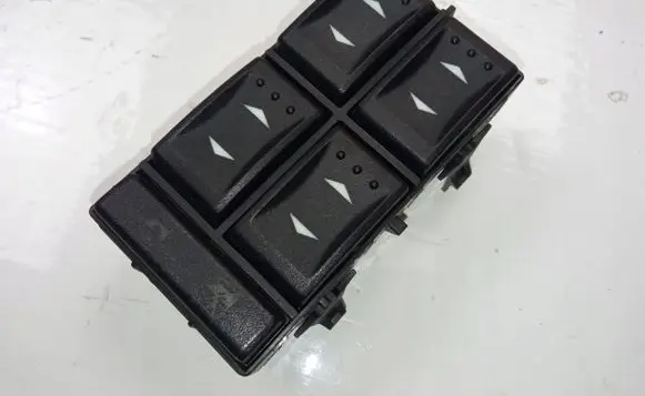 Ford Mondeo Mk III Electric window control switch 3S7T-14A132-BA
