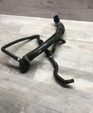 Coolant pipe/hose