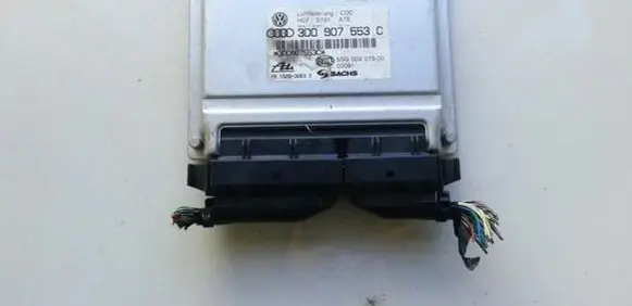 Volkswagen Phaeton Air suspension control unit module (rear) 3D0907553C 5SG00907300