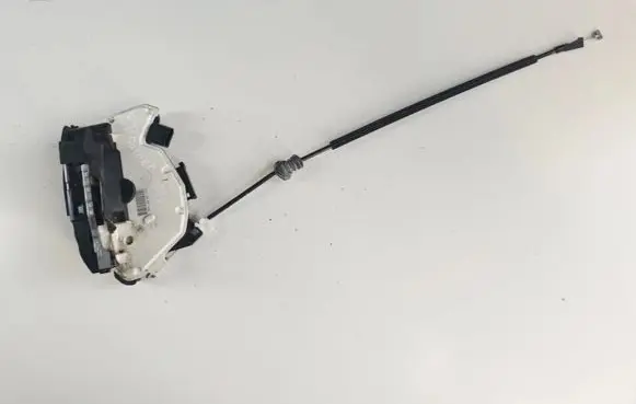 Skoda Superb B6 (3T) Front door lock