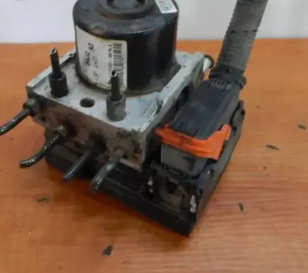 Suzuki Grand Vitara II ABS Pump 64J2