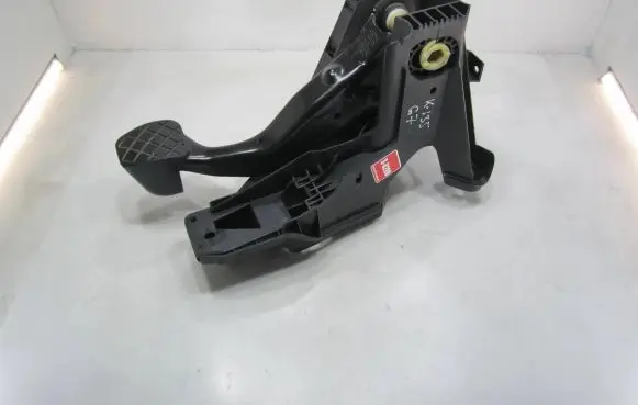 Volkswagen Golf VII Brake pedal 5Q1721058BJ