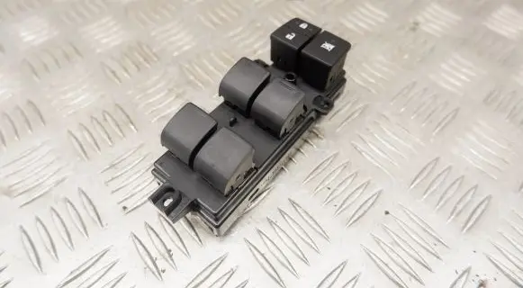 Lexus ES 250 - 300 - 330 Electric window control switch 8404033190