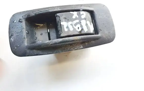 Toyota RAV 4 (XA20) Electric window control switch 136b