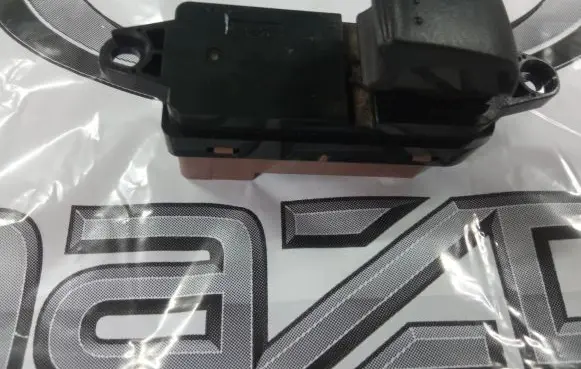 Mazda CX-7 Electric window control switch EH6366380