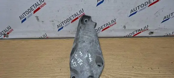BMW X3 F25 Engine mounting bracket 6861401