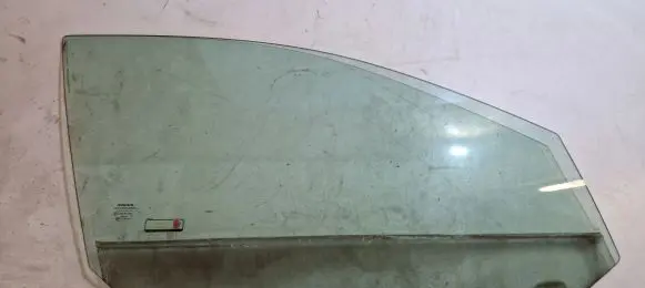 Volvo XC70 Front door window glass four-door DOT57M53AS2