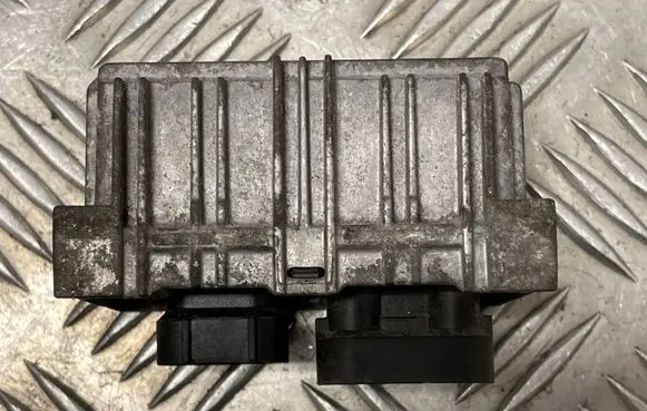 Opel Insignia A Glow plug pre-heat relay 0522122601