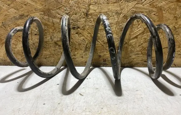 Ford Mondeo Mk III Front coil spring