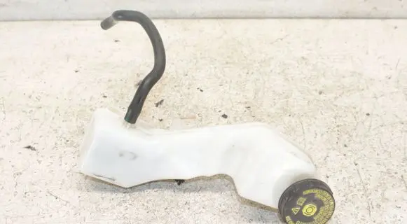 Nissan Qashqai Brake fluid reservoir 0204796652