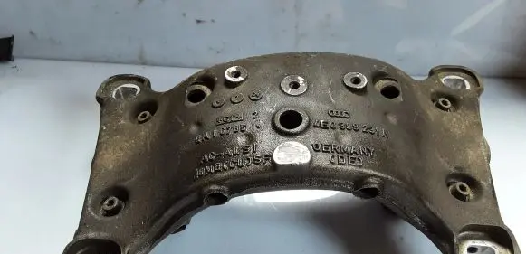 Audi A8 S8 D3 4E Gearbox mounting bracket 4E0399231N