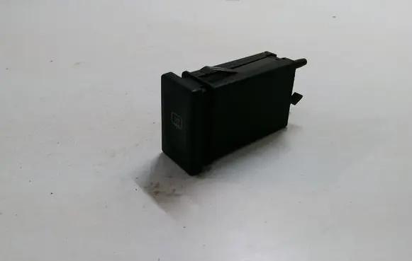 Volkswagen PASSAT B5.5 Windscreen/window heater switch 3B0959621D