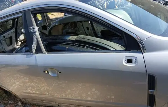 Opel Antara Front door