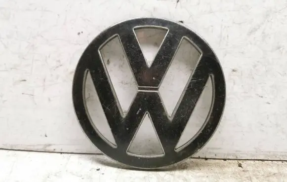 Manufacturer badge logo/emblem