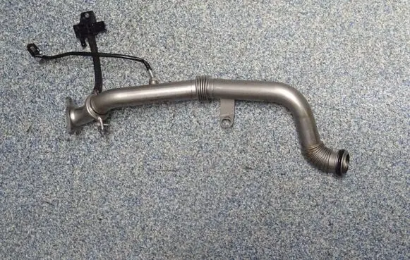 BMW 5 G30 G31 EGR valve line/pipe/hose 8576479