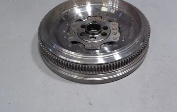 Volkswagen Multivan T5 Flywheel 03L105266DT