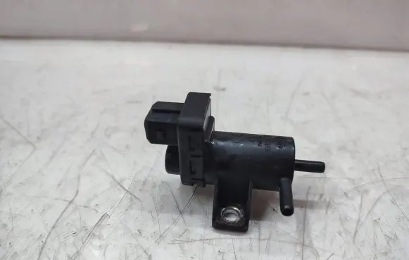 Nissan Qashqai+2 Turbo solenoid valve 8200762162