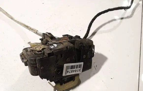 Audi A6 S6 C5 4B Front door lock 4B7837015B