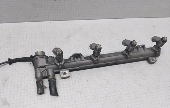 Volkswagen Golf IV Fuel main line pipe 036133319