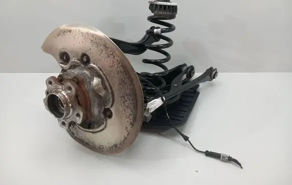 Rear wheel hub spindle/knuckle