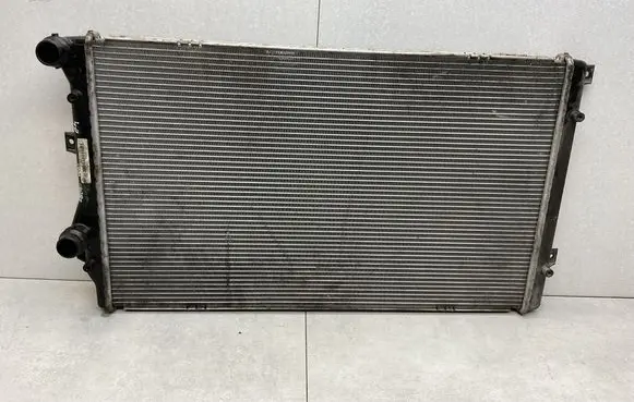 Volkswagen Jetta VI Coolant radiator 5K0121253D
