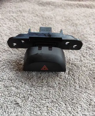 Nissan Pulsar Hazard light switch 252903DA0A