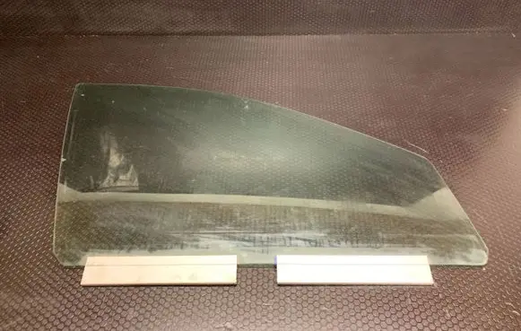 Volvo XC90 Front door window glass four-door 43R001582 E000199 DOT682M3240AS2