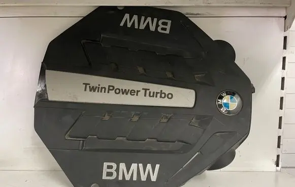 BMW 7 F01 F02 F03 F04 Engine cover (trim) 13717577456 7577456