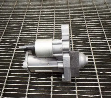 Renault Captur II Starter motor 233004646R 0001170679