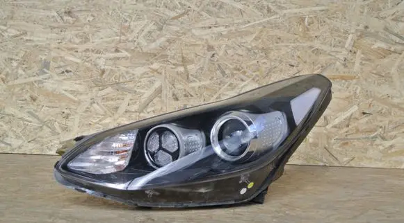 KIA Sportage Headlight/headlamp 92101F1010