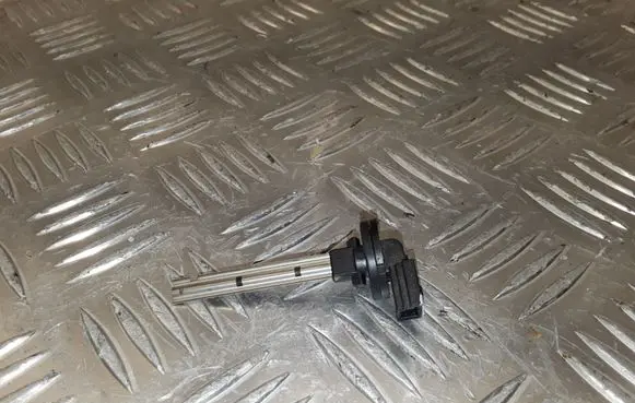 BMW 3 E92 E93 Intake air temperature sensor 6915391