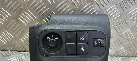 Citroen C3 A set of switches 9812439977