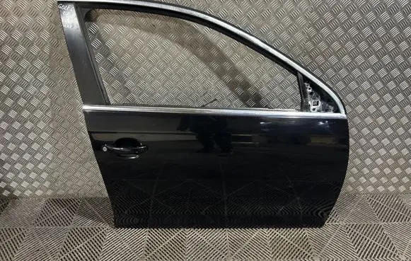 Volkswagen Golf VI Front door