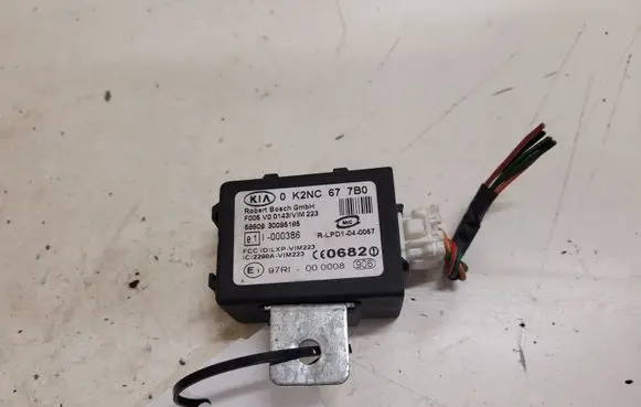 KIA Carens I Immobilizer control unit/module 0K2NC677B0 588093095185