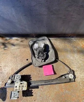 Volkswagen Polo Front door window regulator motor 6R0959802P 141010173652