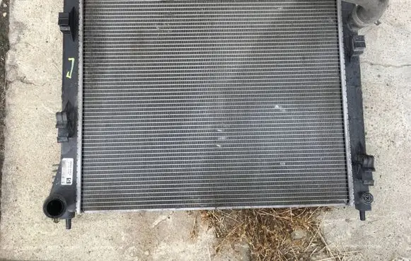 Nissan Juke I F15 Coolant radiator 214103ZU0A
