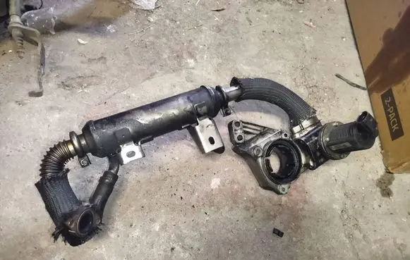 Alfa Romeo 159 EGR valve cooler 55202430 70006310 BB0078155