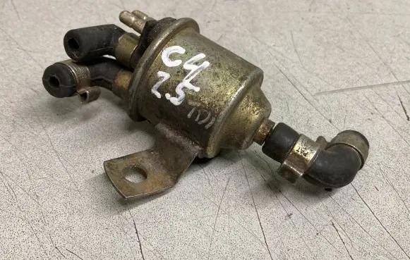 Audi A6 S6 C4 4A Turbo solenoid valve 72123900 034906283