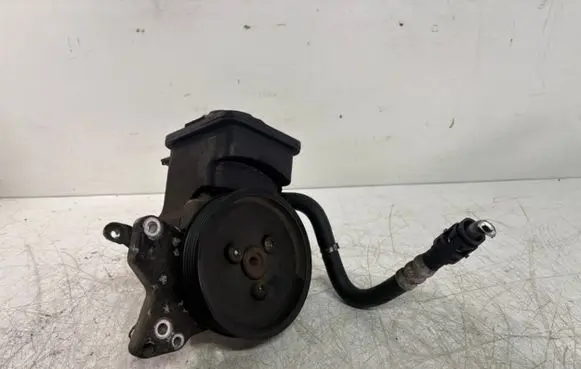 BMW X3 E83 Power steering pump 3413807