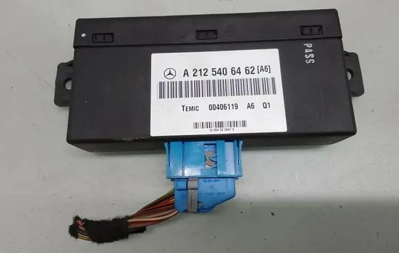 Mercedes-Benz E W212 Air suspension control unit module (rear) A2125406462